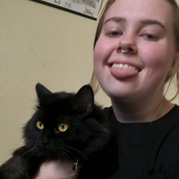 Meet your Posher, Ayla - Picture 1 of 3